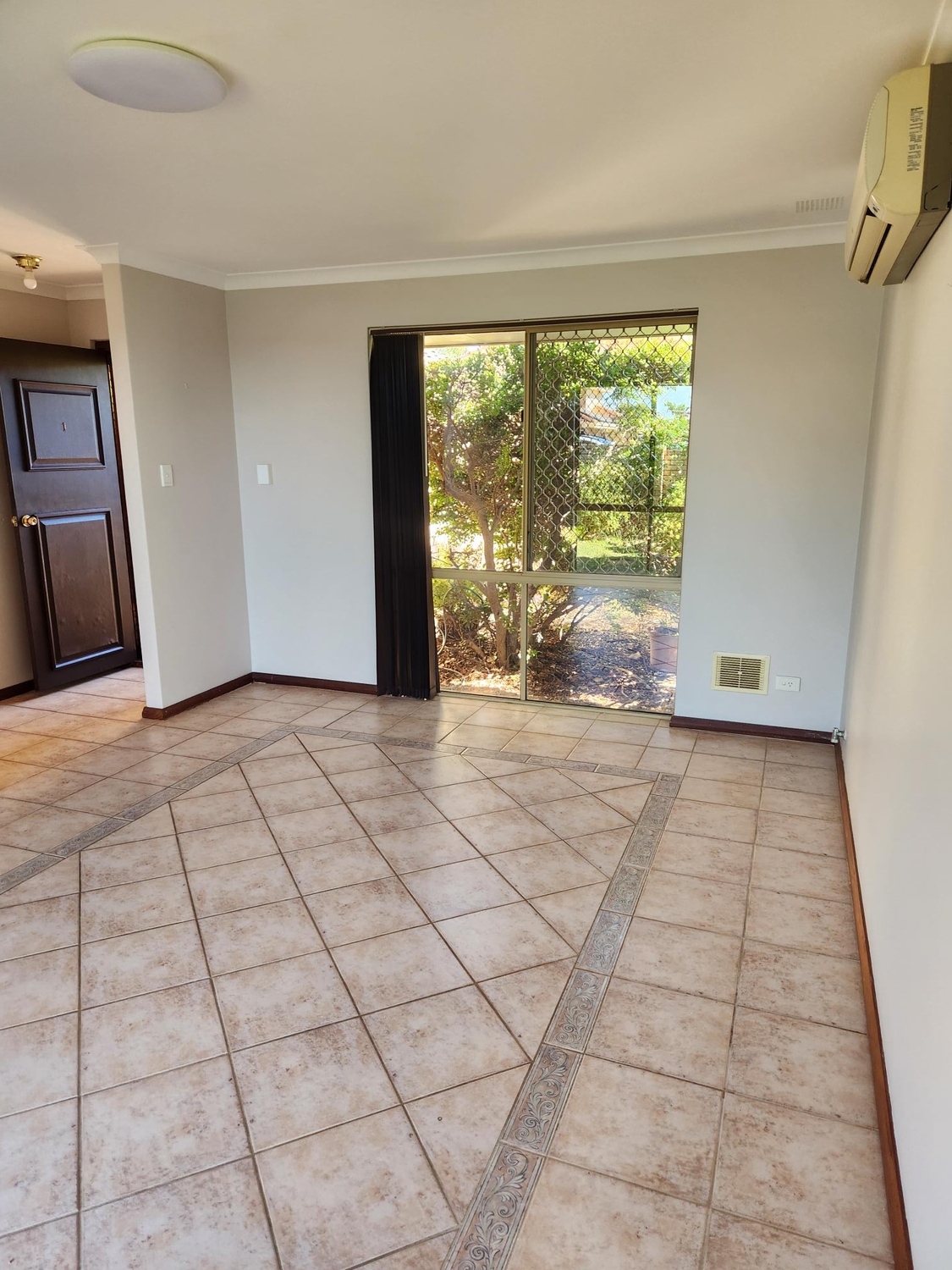 Rental: Scarborough, WA, 6019 photo-16