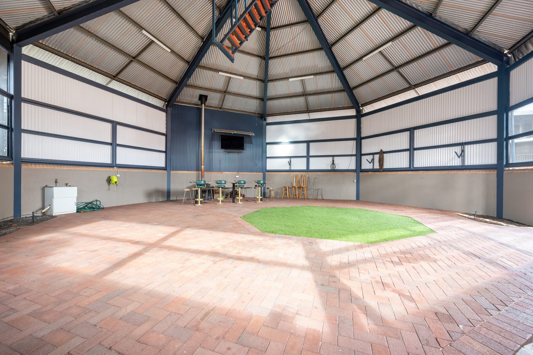 Rental: Ascot, WA, 6104 photo-18