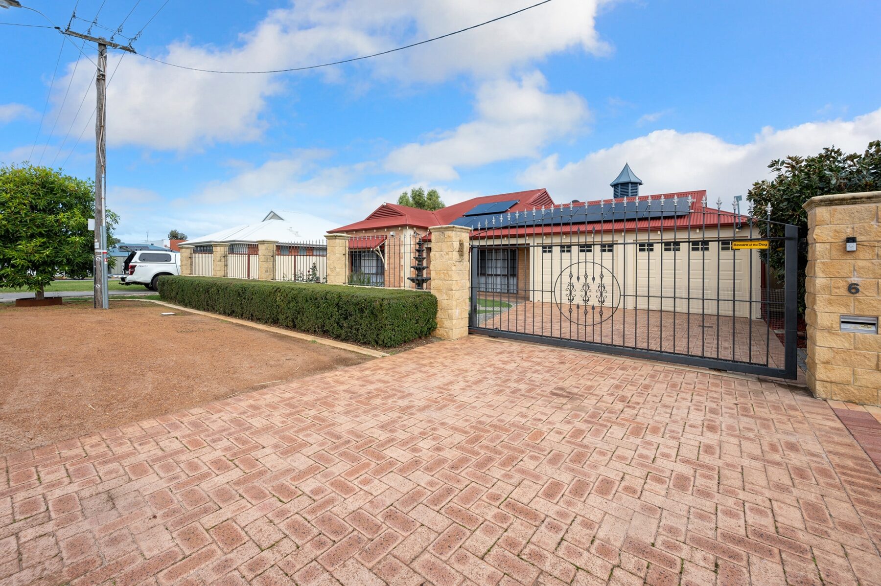 Rental: Ascot, WA, 6104 photo-19