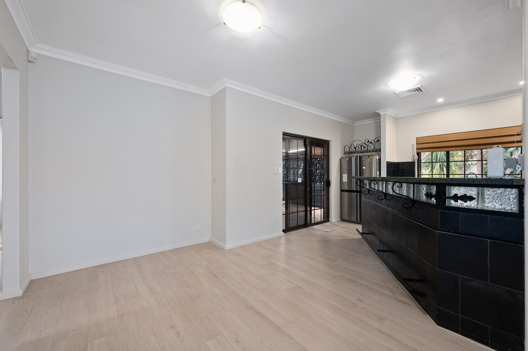 Rental: Ascot, WA, 6104 photo-25