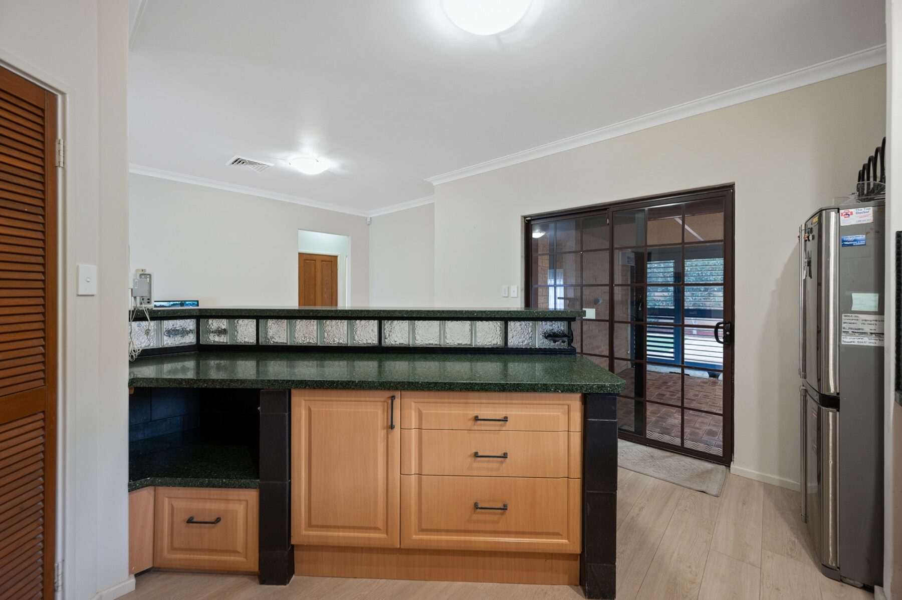 Rental: Ascot, WA, 6104 photo-26