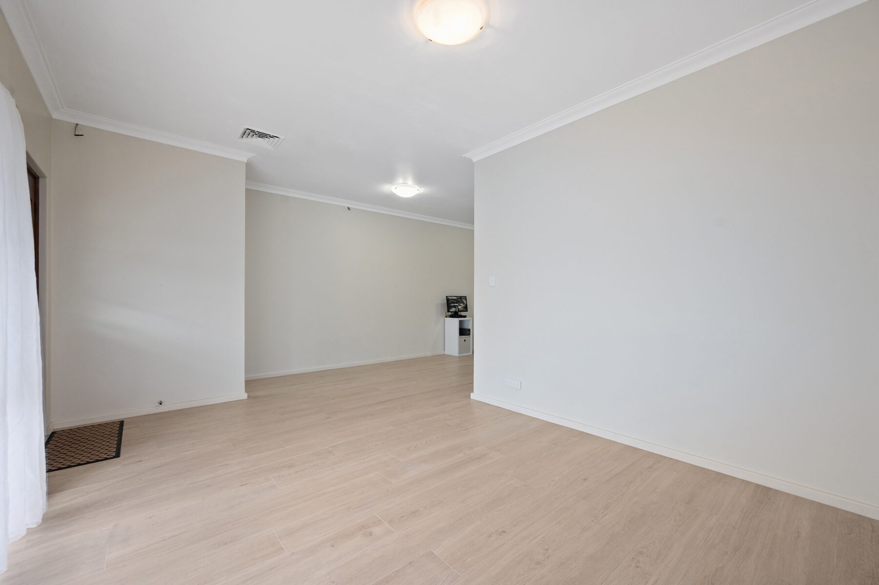 Rental: Ascot, WA, 6104 photo-17