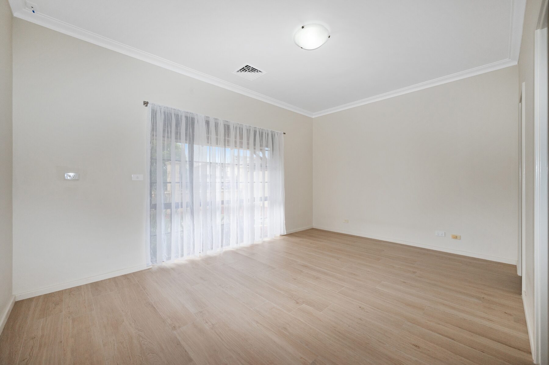 Rental: Ascot, WA, 6104 photo-16