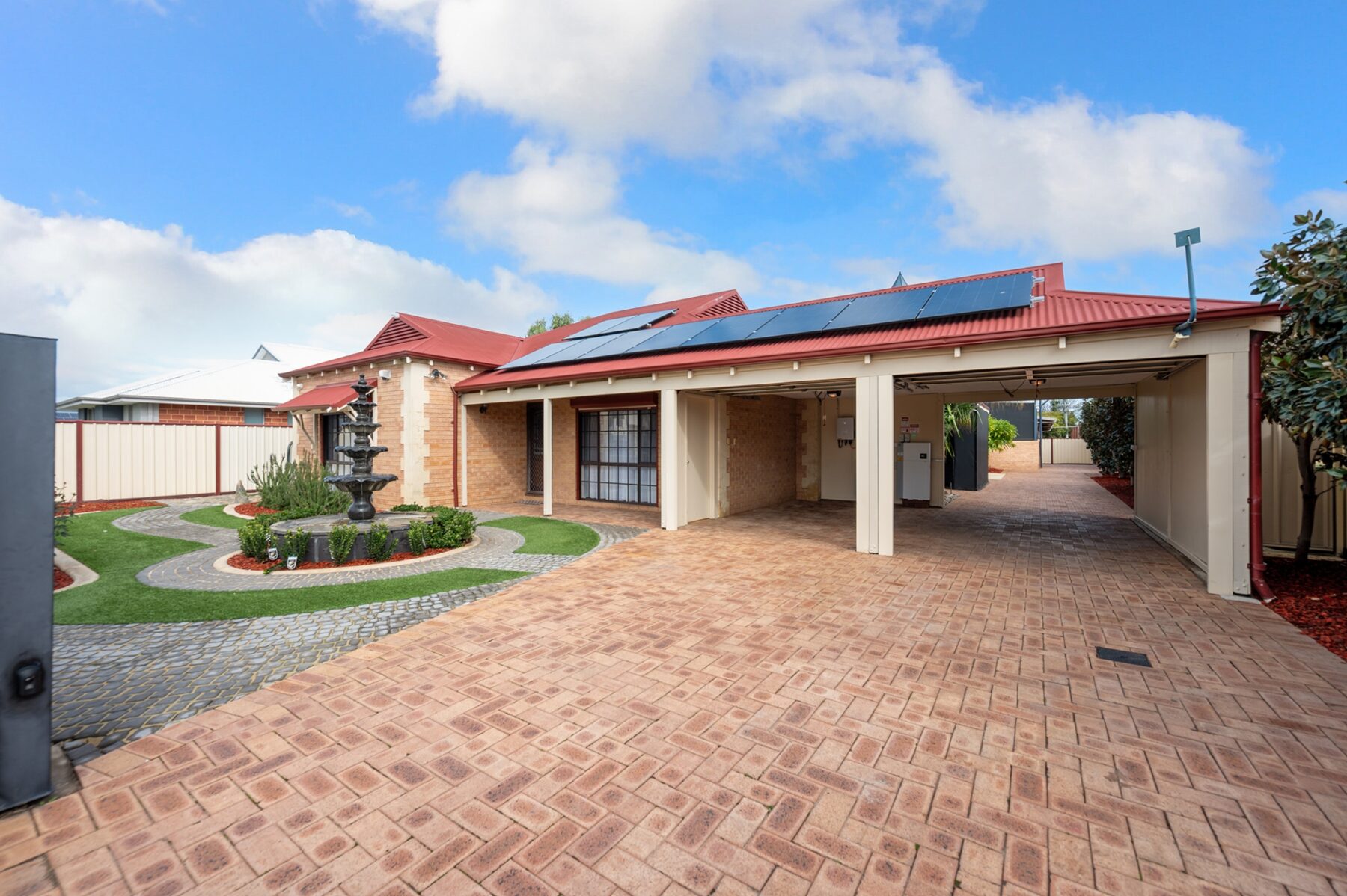 Rental: Ascot, WA, 6104 photo-5