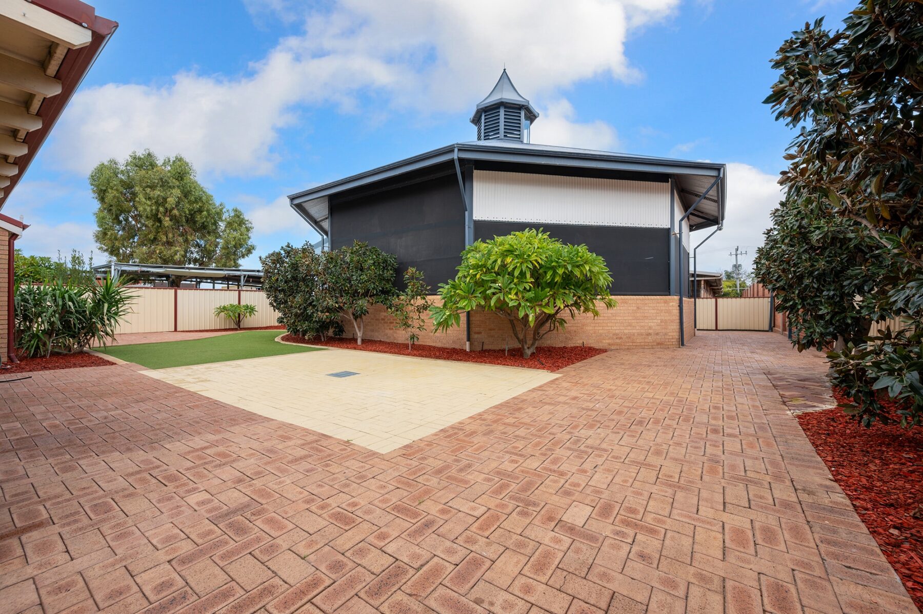 Rental: Ascot, WA, 6104 photo-7