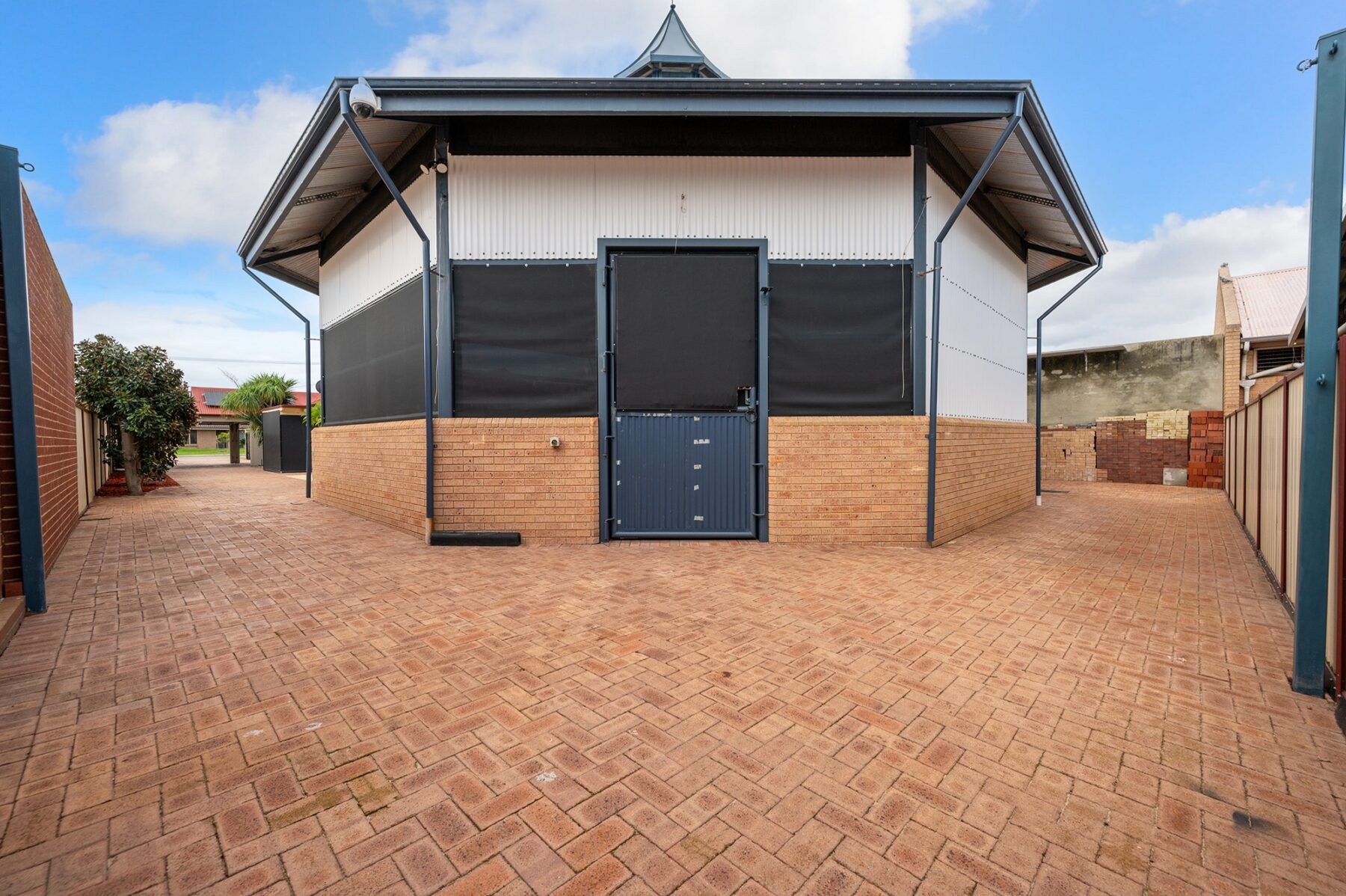 Rental: Ascot, WA, 6104 photo-9