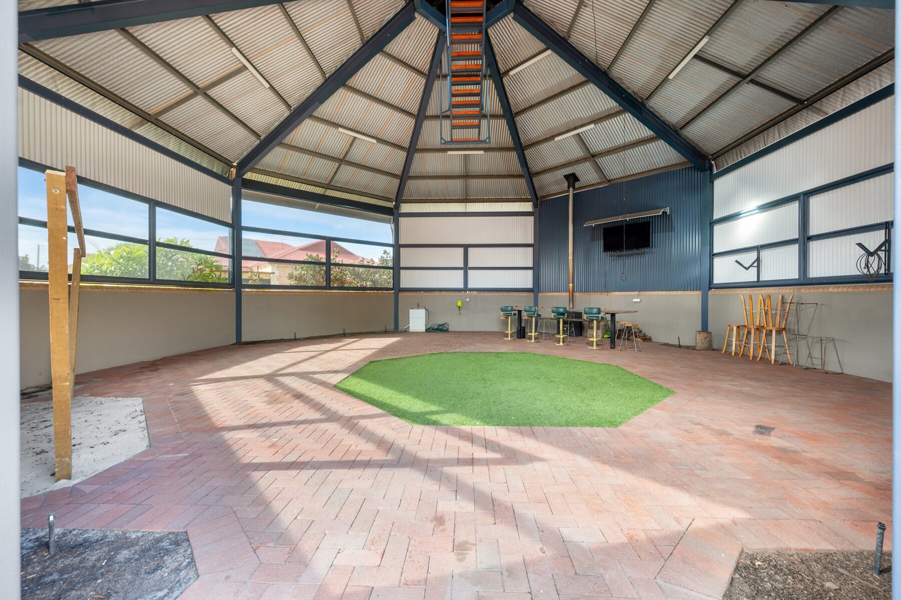 Rental: Ascot, WA, 6104 photo-10