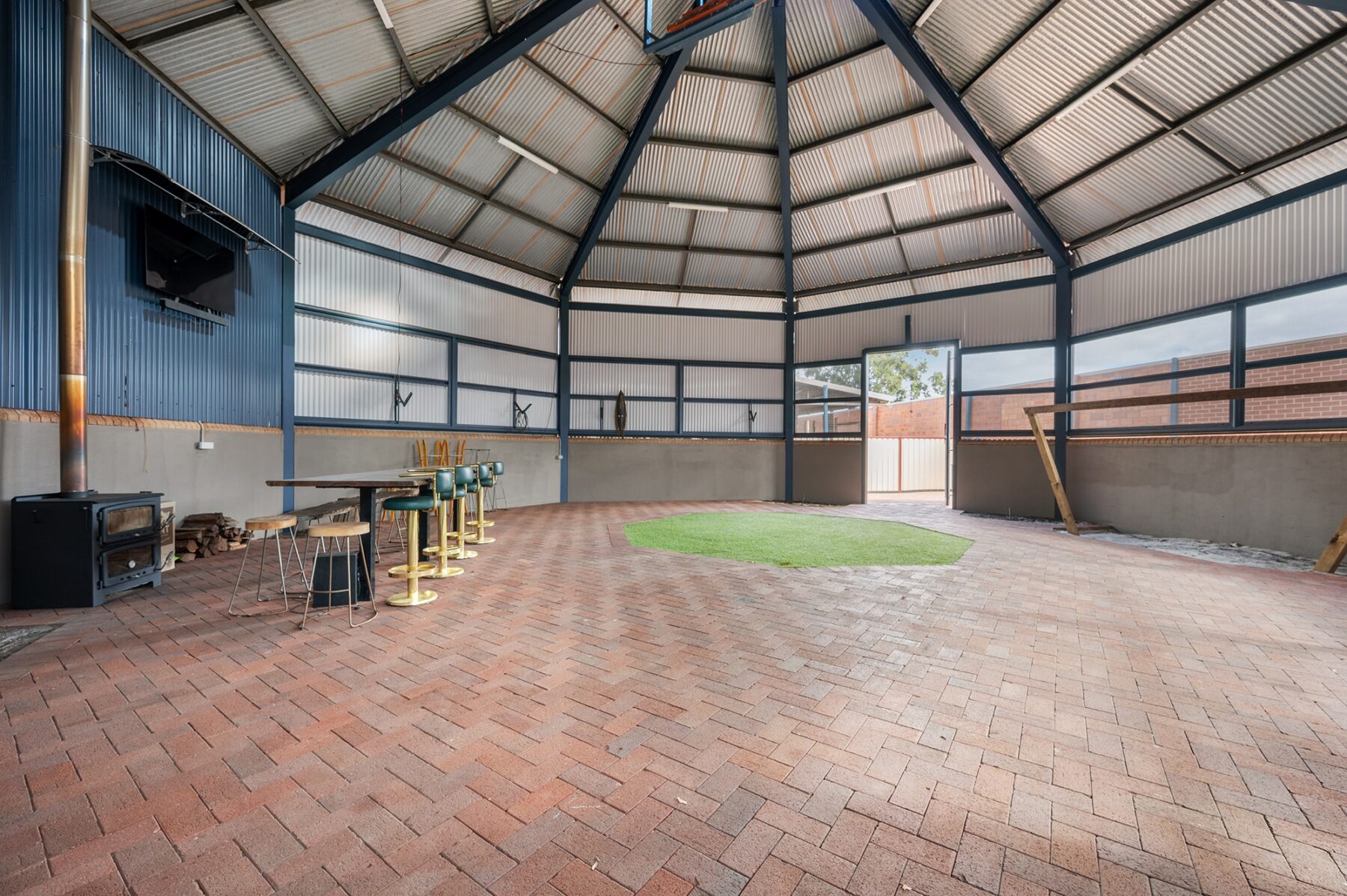 Rental: Ascot, WA, 6104 photo-11