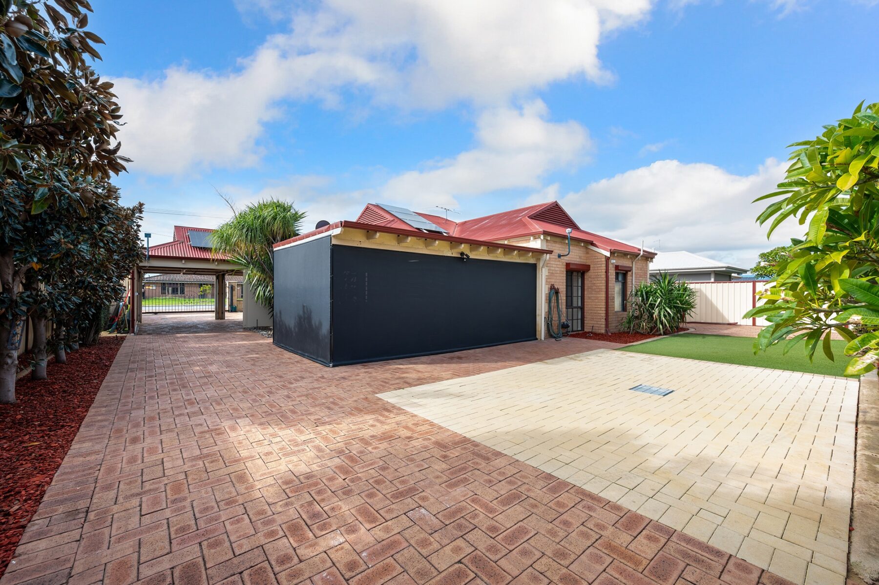 Rental: Ascot, WA, 6104 photo-12