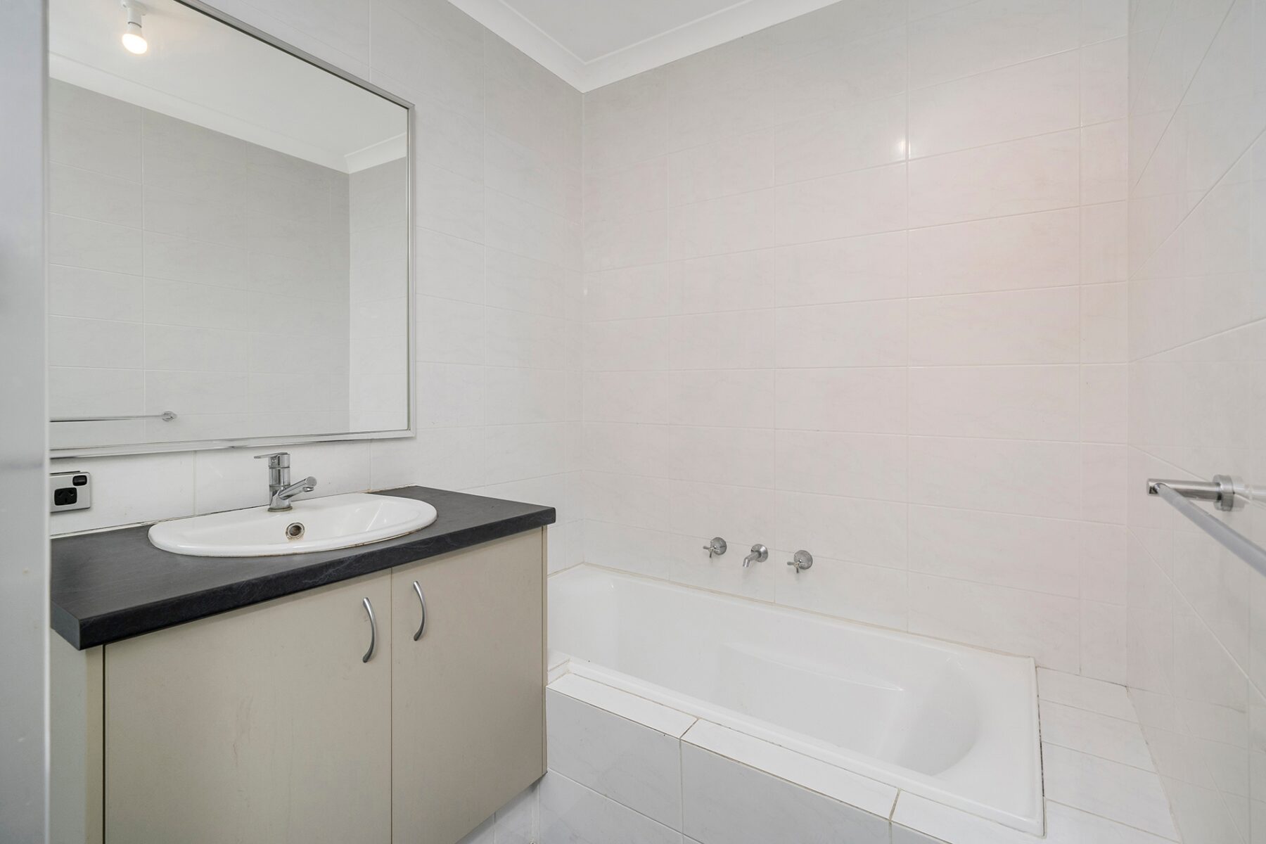 Rental: Brabham, WA, 6055 photo-6