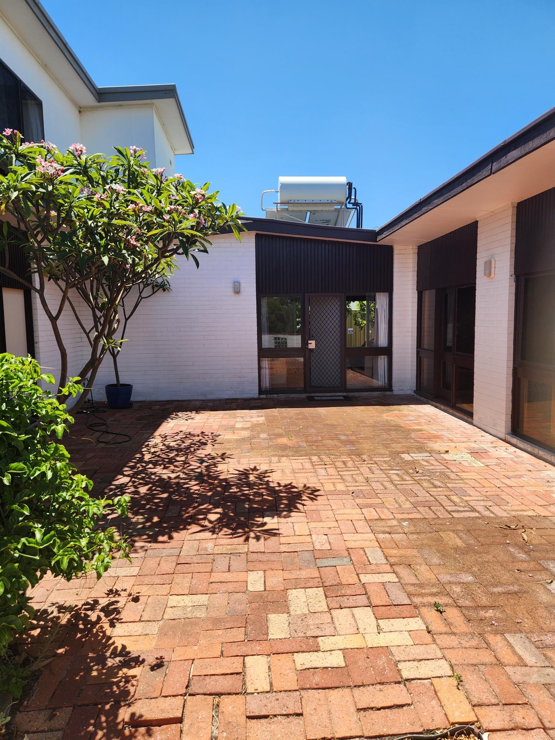 Rental: Trigg, WA, 6029 photo-16