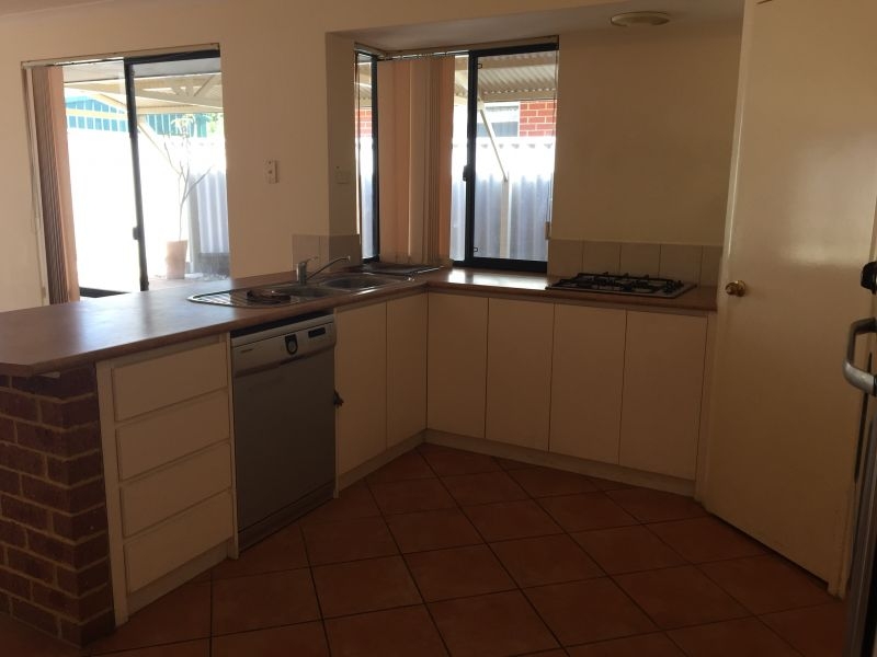 Rental: Dianella, WA, 6059 photo-12