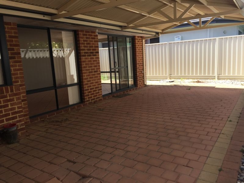 Rental: Dianella, WA, 6059 photo-1