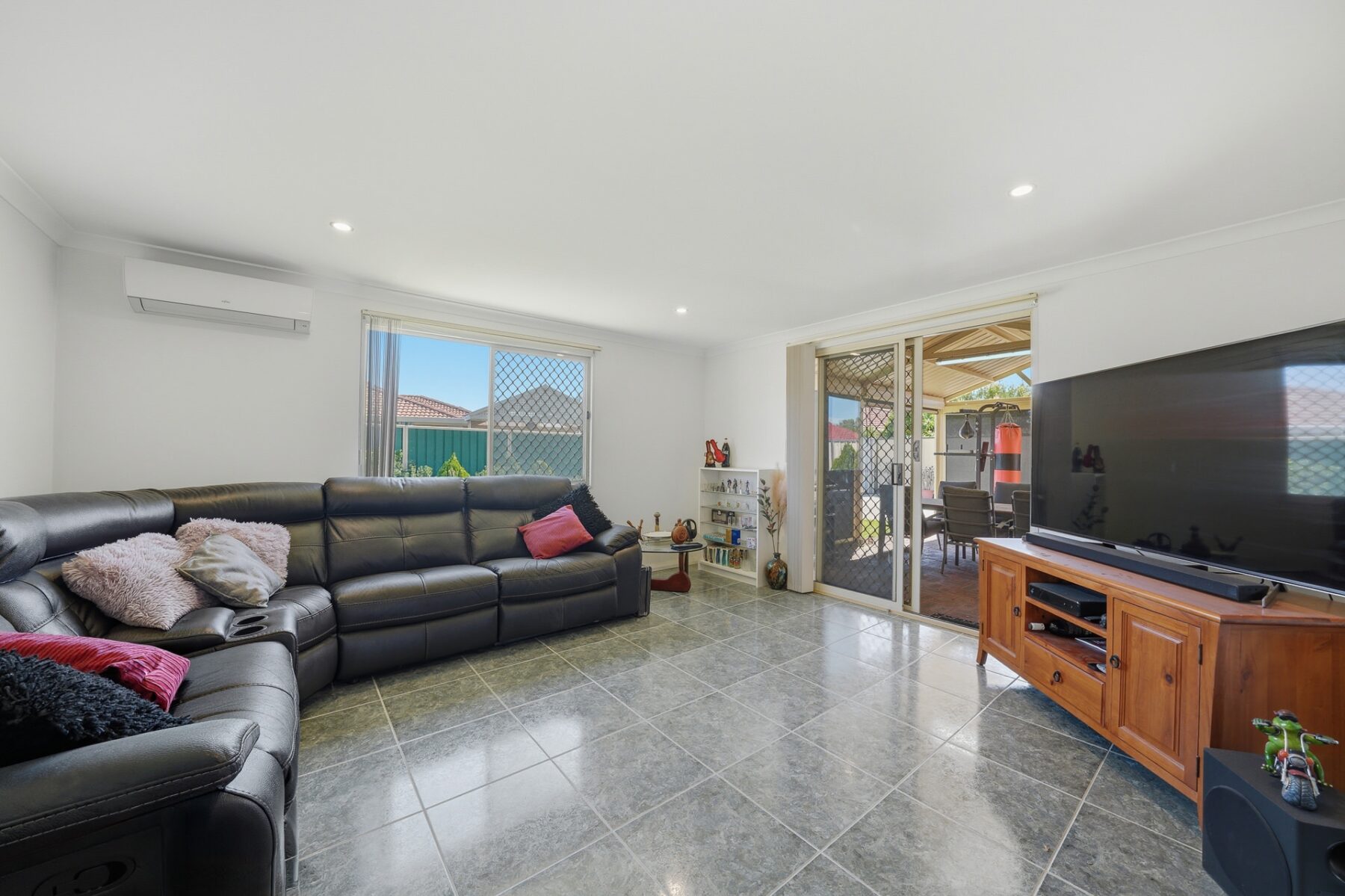 Property: 9 Beadon Close, Ballajura, WA, 6066 photo-18