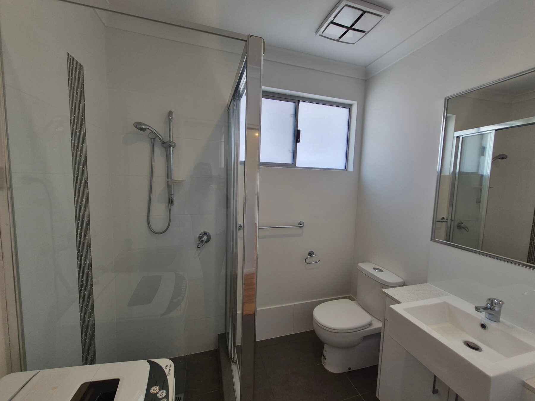 Property: unit 5/360 Hardey Road, Cloverdale, WA, 6105 photo-1