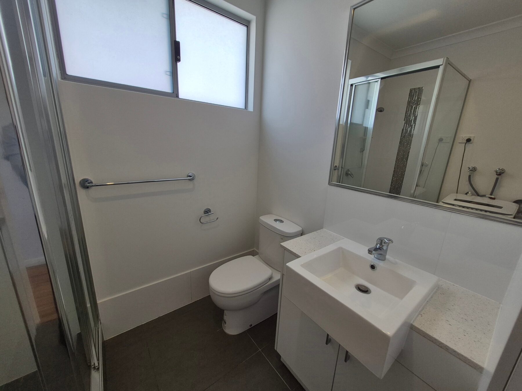 Property: unit 5/360 Hardey Road, Cloverdale, WA, 6105 photo-2