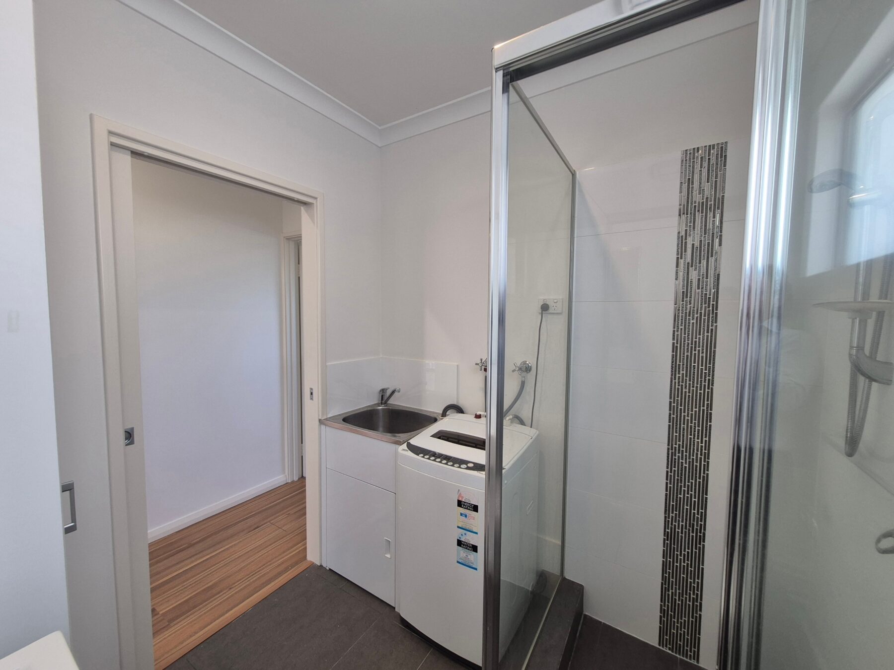 Property: unit 5/360 Hardey Road, Cloverdale, WA, 6105 photo-4