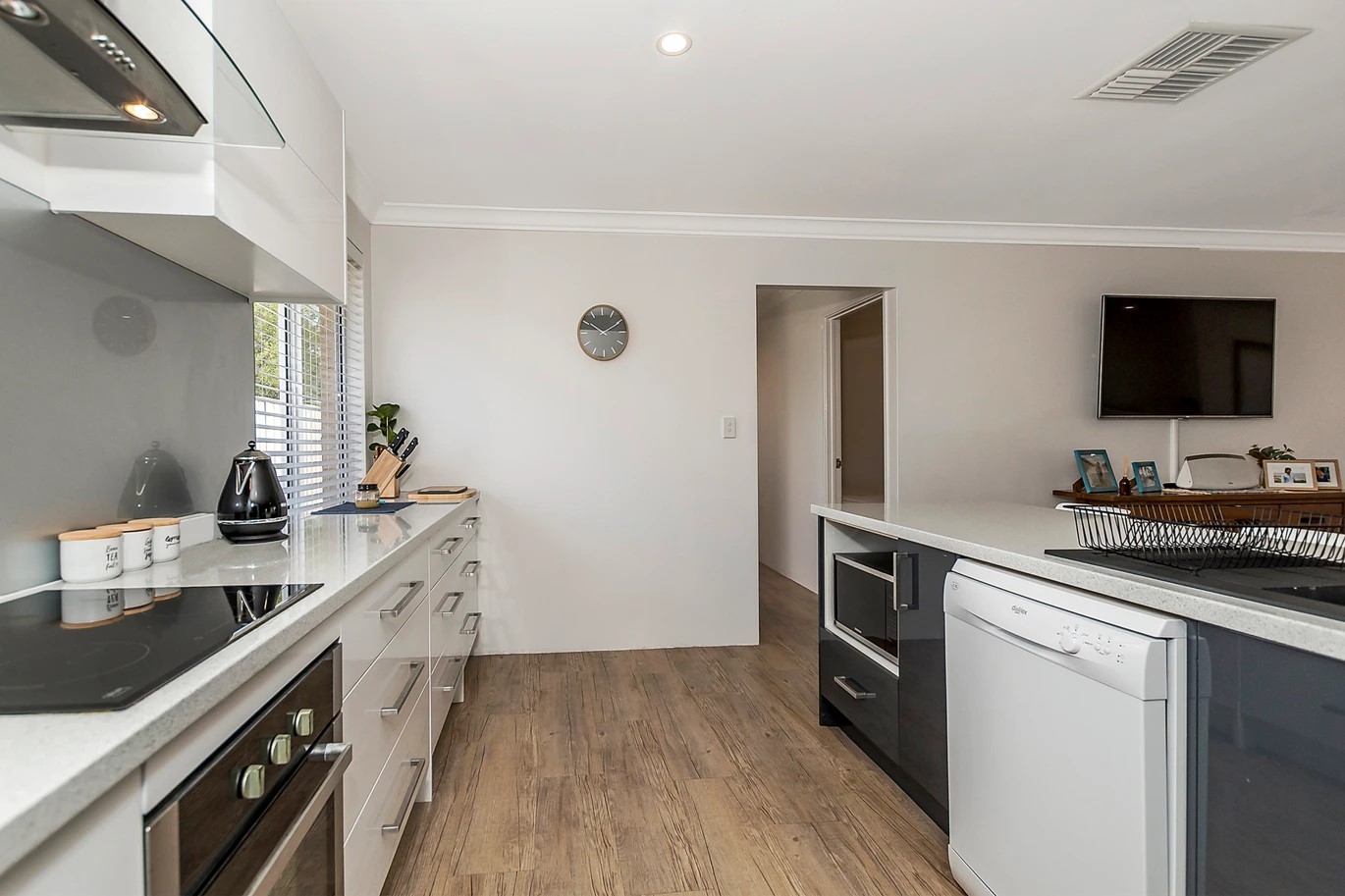 Rental: Baldivis, WA, 6171 photo-11