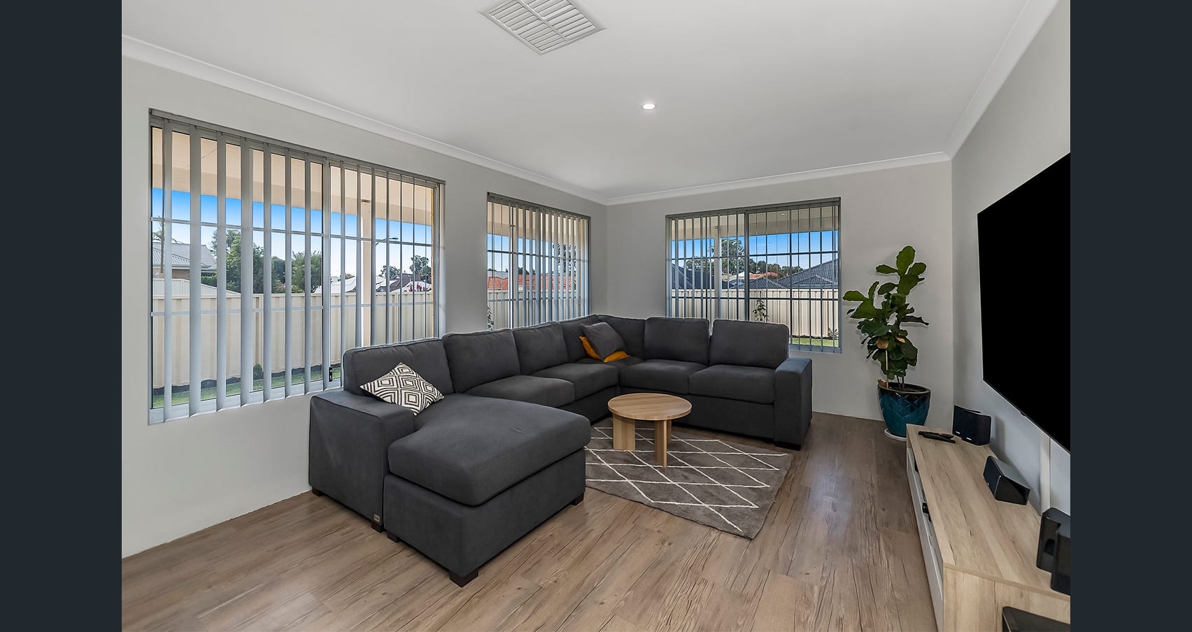 Rental: Baldivis, WA, 6171 photo-5
