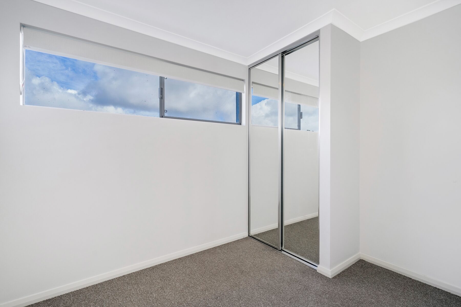 Property: 4/360 Hardey Road, Cloverdale, WA, 6105 photo-4