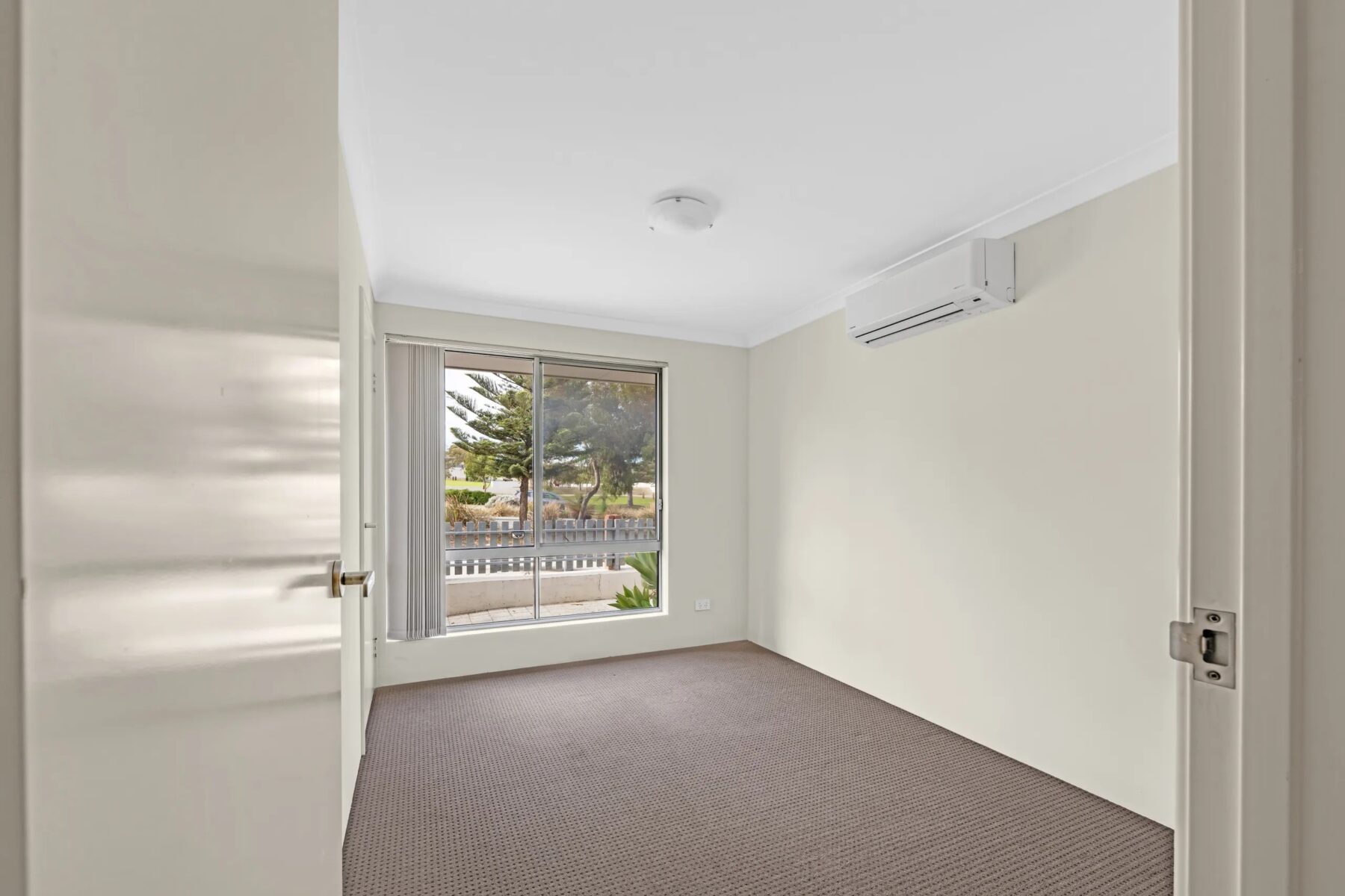 Rental: Alkimos, wa, 6038 photo-7