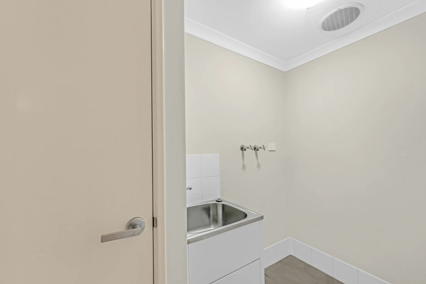 Rental: Alkimos, wa, 6038 photo-3