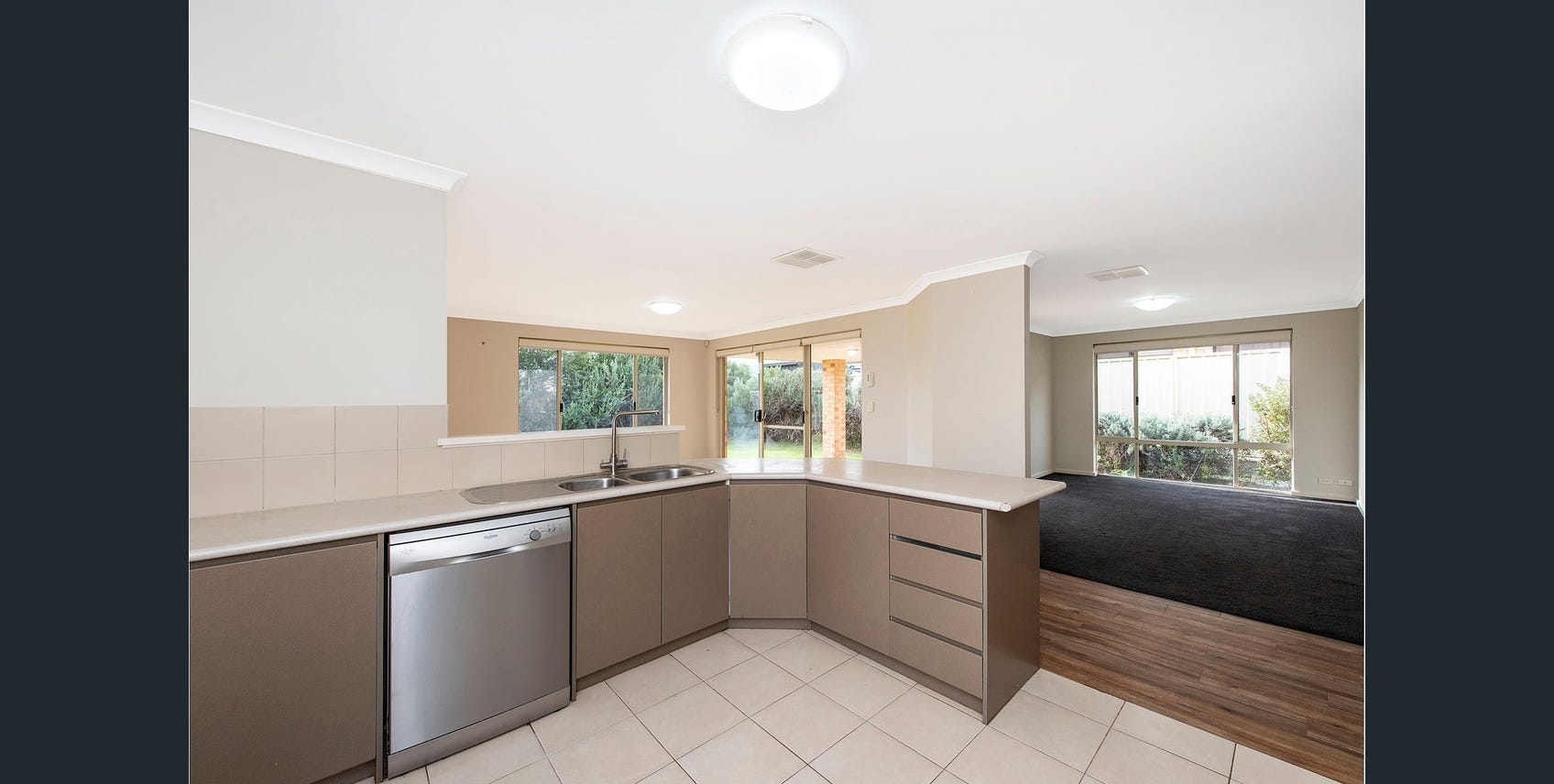 Rental: Secret Harbour, WA, 6173 photo-30