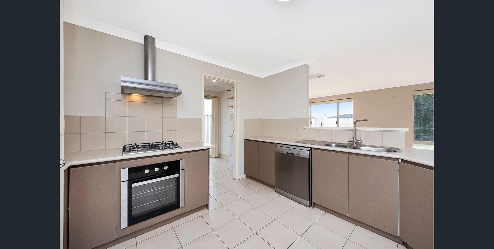 Rental: Secret Harbour, WA, 6173 photo-31