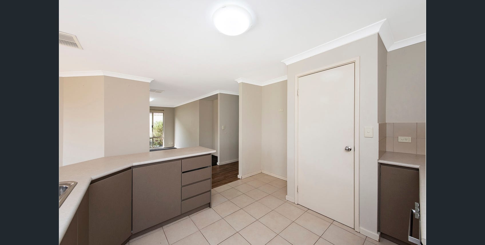 Rental: Secret Harbour, WA, 6173 photo-17