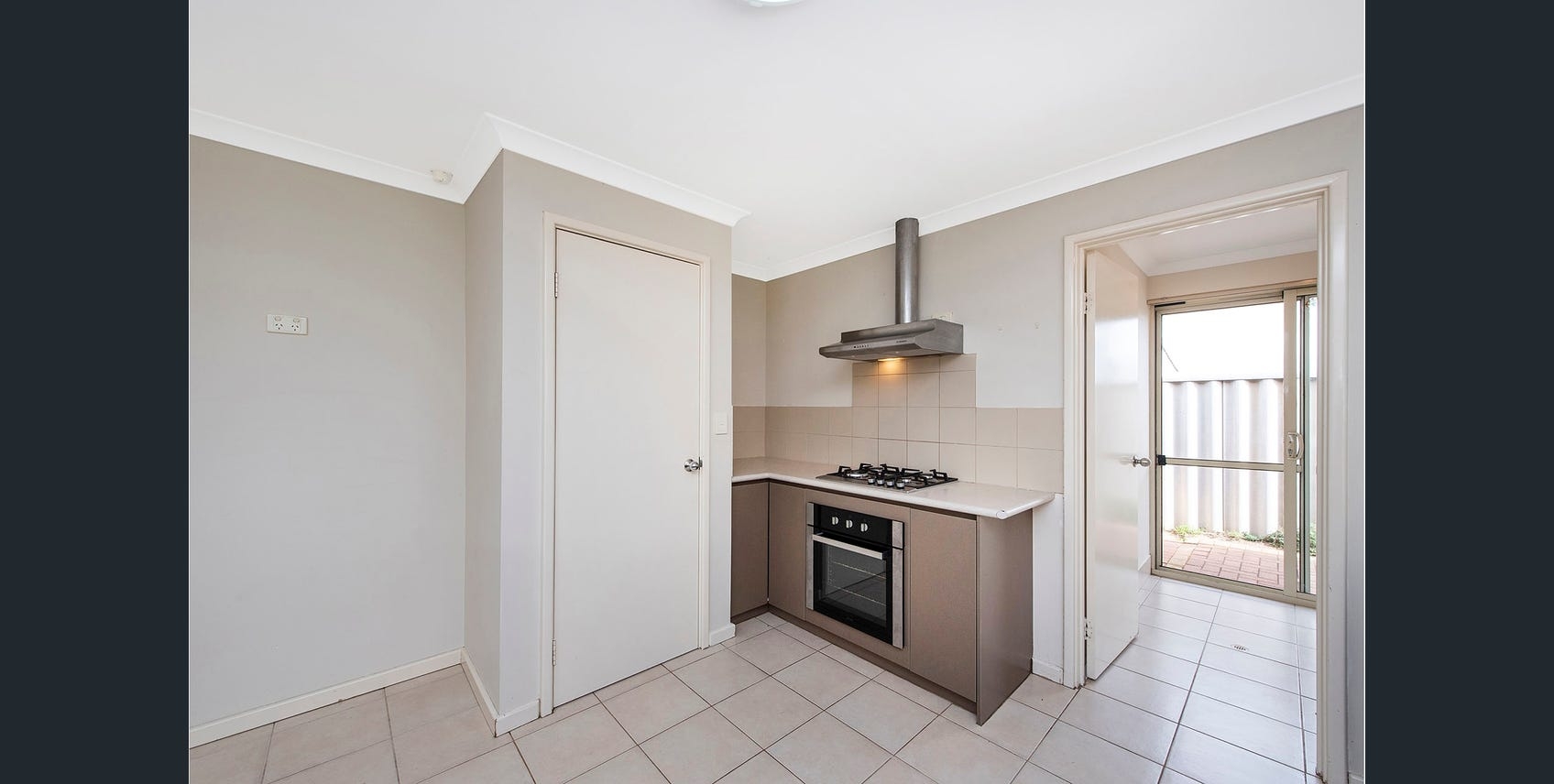 Rental: Secret Harbour, WA, 6173 photo-16