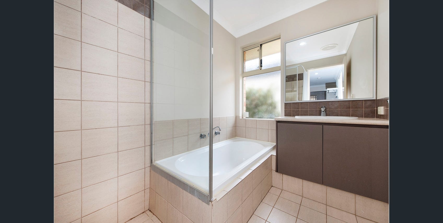 Rental: Secret Harbour, WA, 6173 photo-11