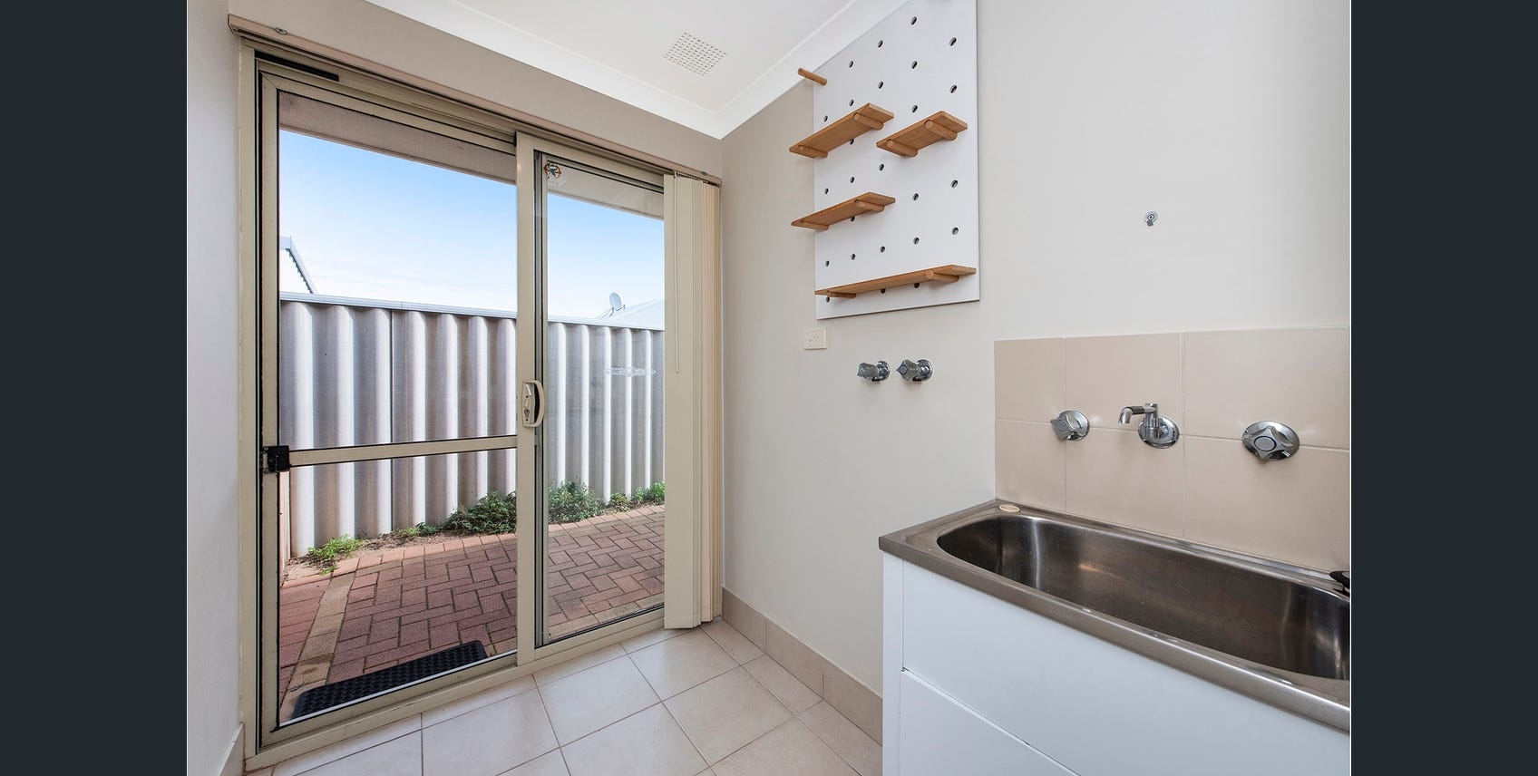 Rental: Secret Harbour, WA, 6173 photo-13